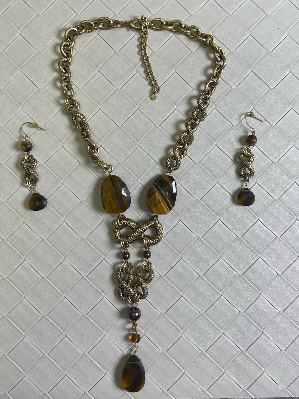 Gold-Tone Tiger's Eye Pendant Necklace & Earrings Set